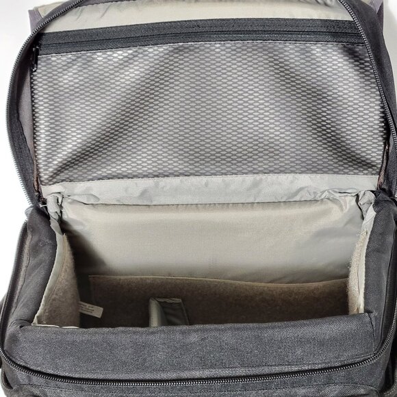 Lowepro Nova 4 Camera Shoulder bag - Picture 10 of 13